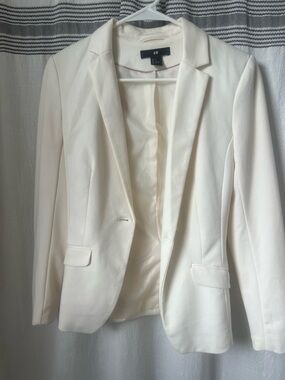 H&M Women's Cream Tailored Blazer